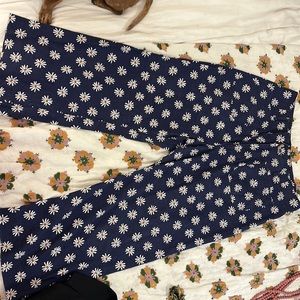 The Colette Cropped Wide-Leg Pant by Maeve - Navy with White Daisies